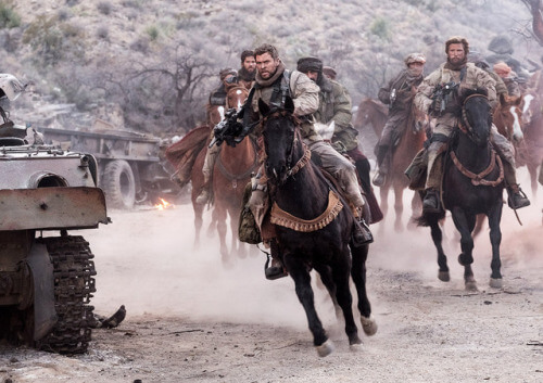 12strongmovie.com

 (Front) CHRIS HEMSWORTH as Captain Nelsonin Jerry Bruckheimer Films’, Black Label Media’ and Alcon Entertainment’swar drama “12 STRONG,” a Warner Bros. Pictures release.Photo by David James